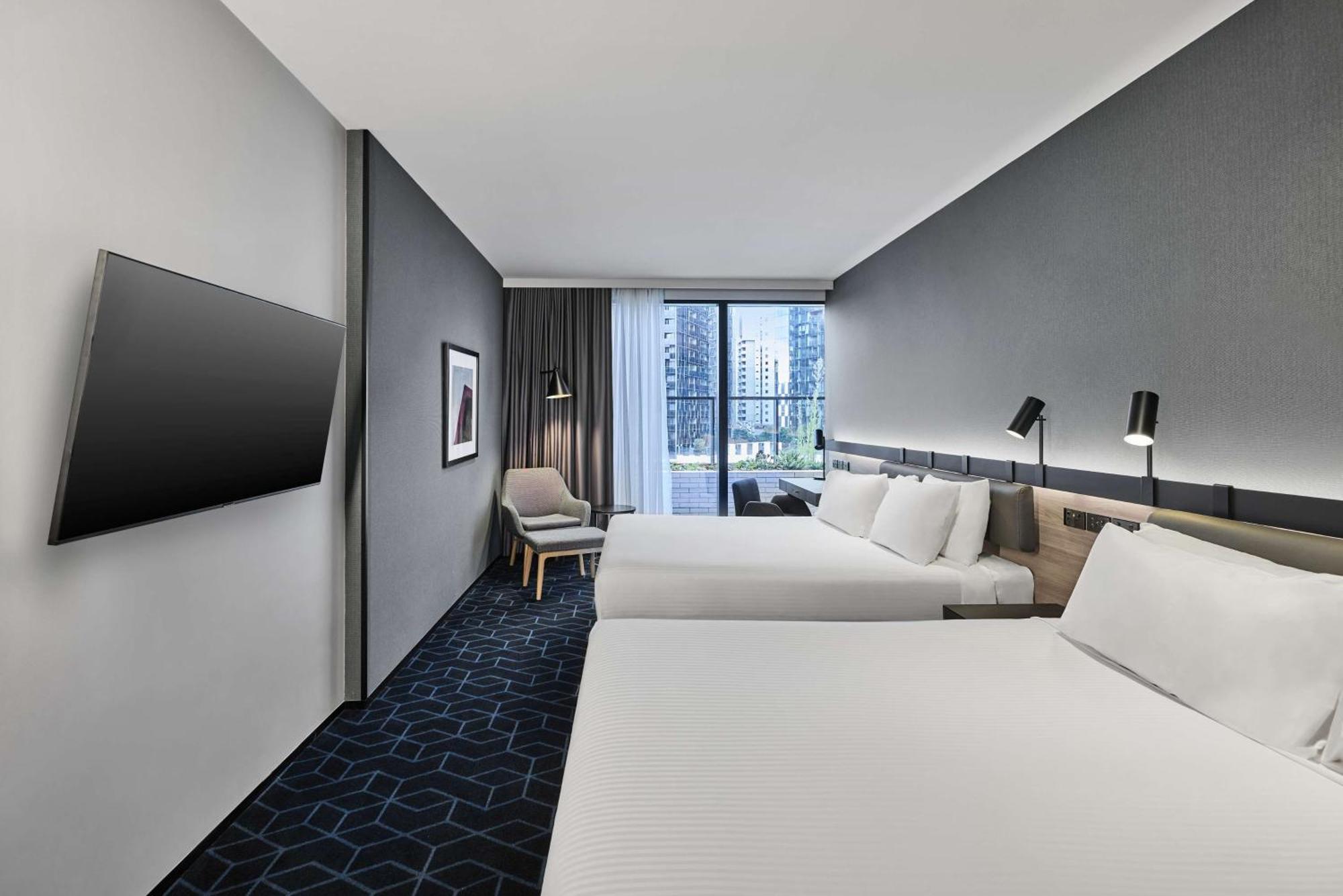 Vibe Hotel Melbourne Docklands Экстерьер фото
