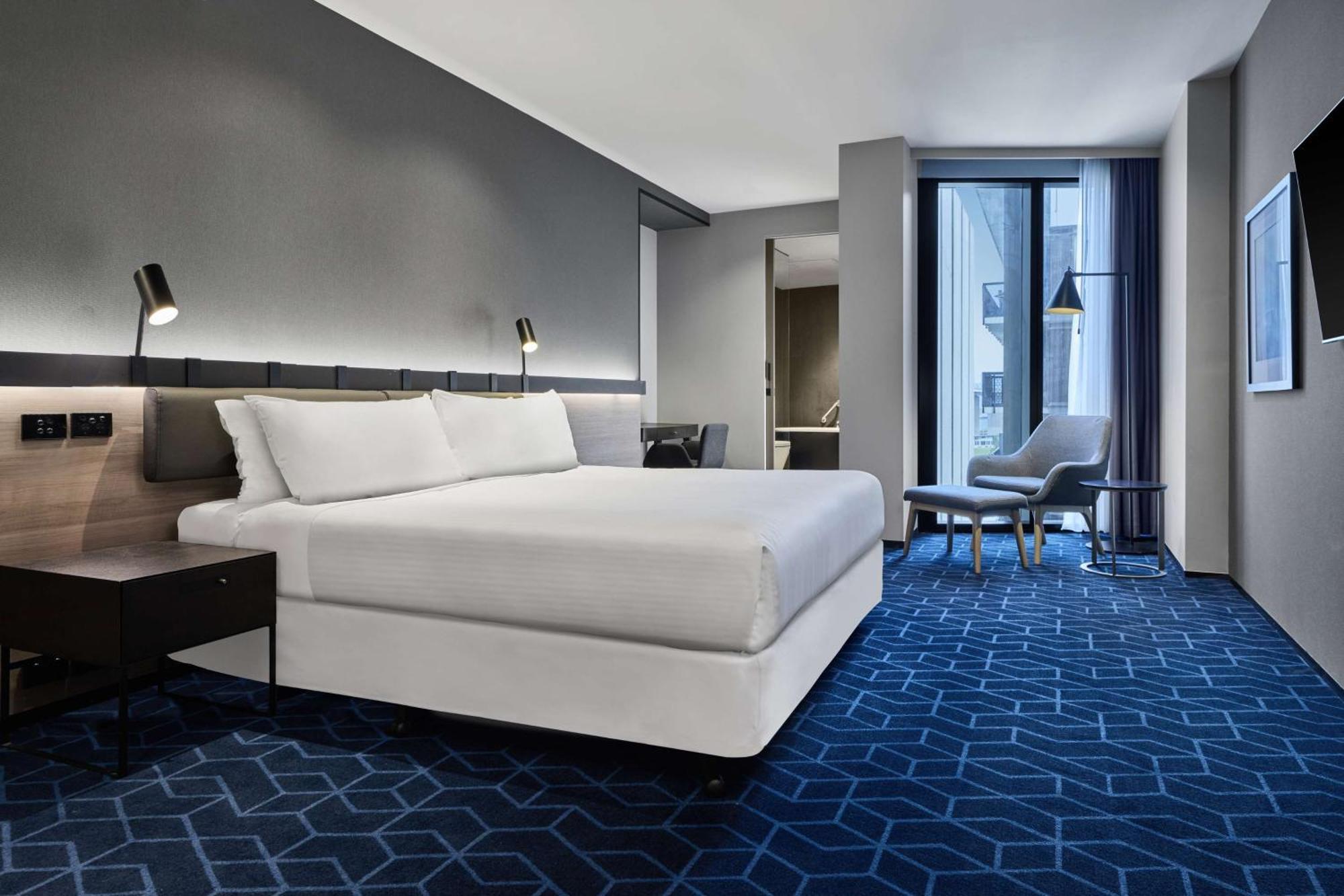 Vibe Hotel Melbourne Docklands Экстерьер фото