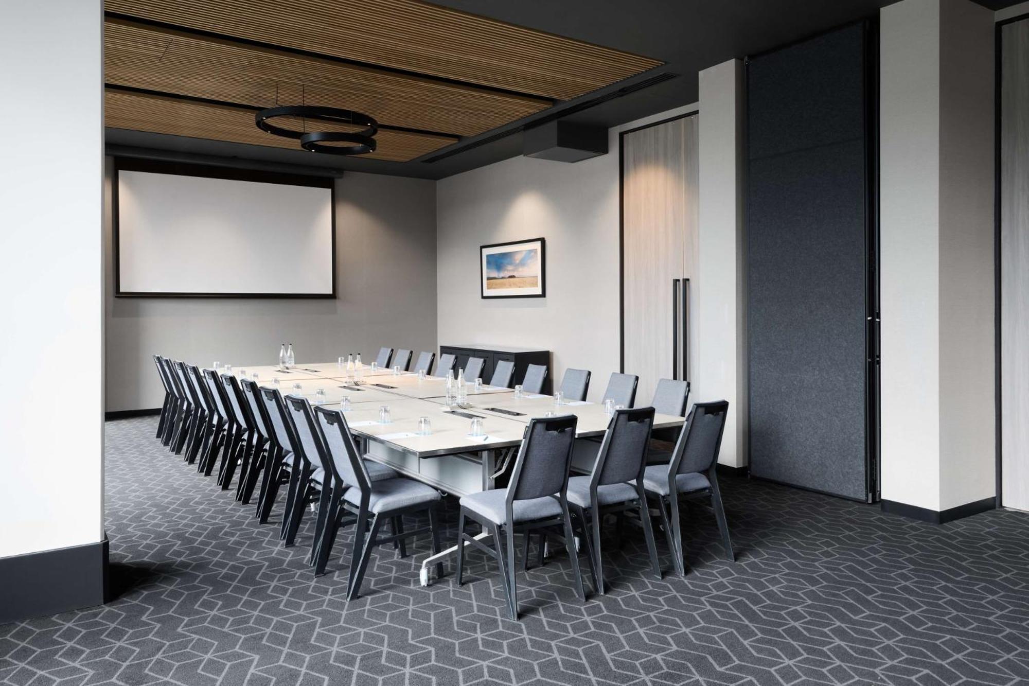 Vibe Hotel Melbourne Docklands Экстерьер фото