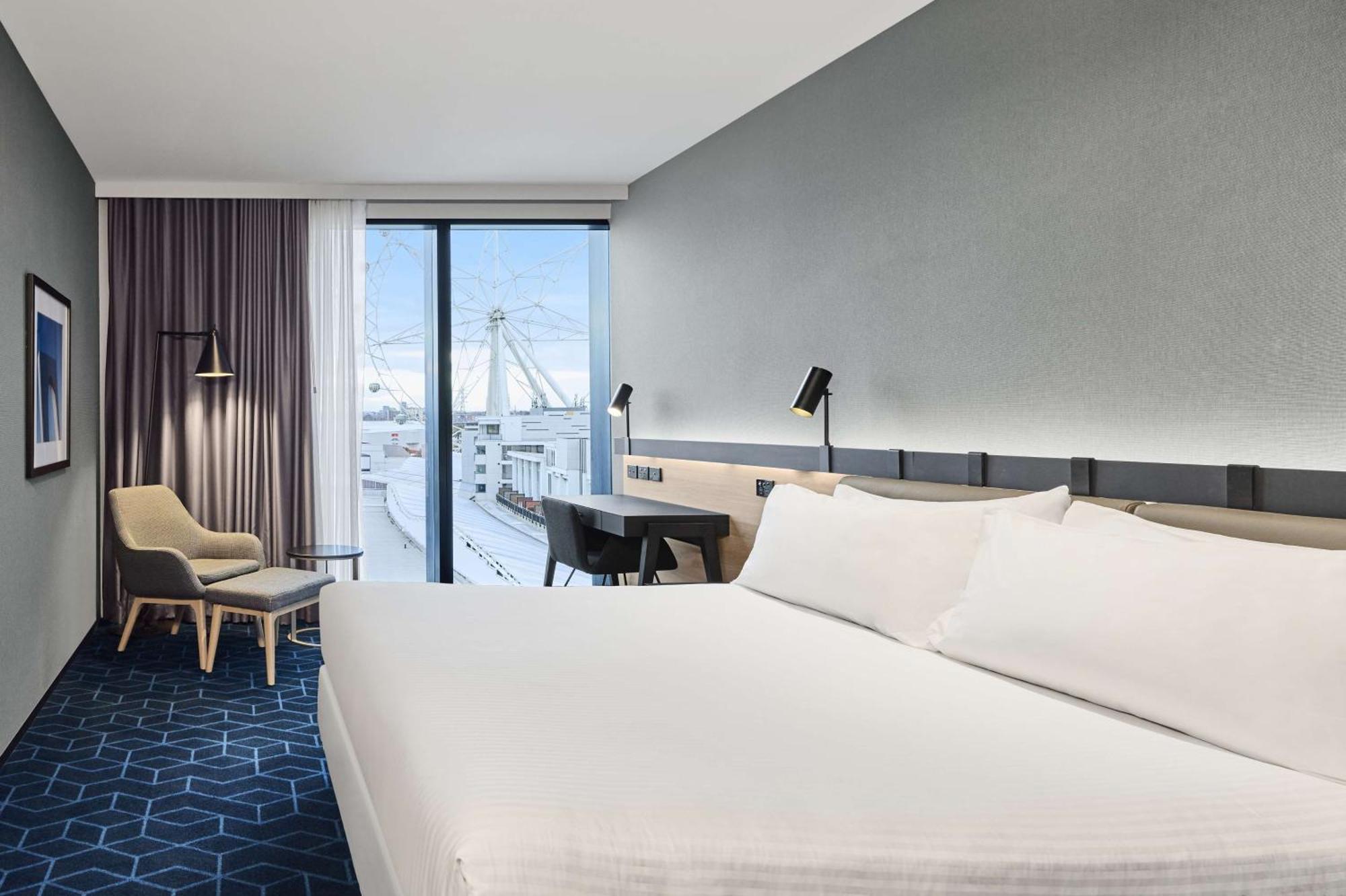 Vibe Hotel Melbourne Docklands Экстерьер фото
