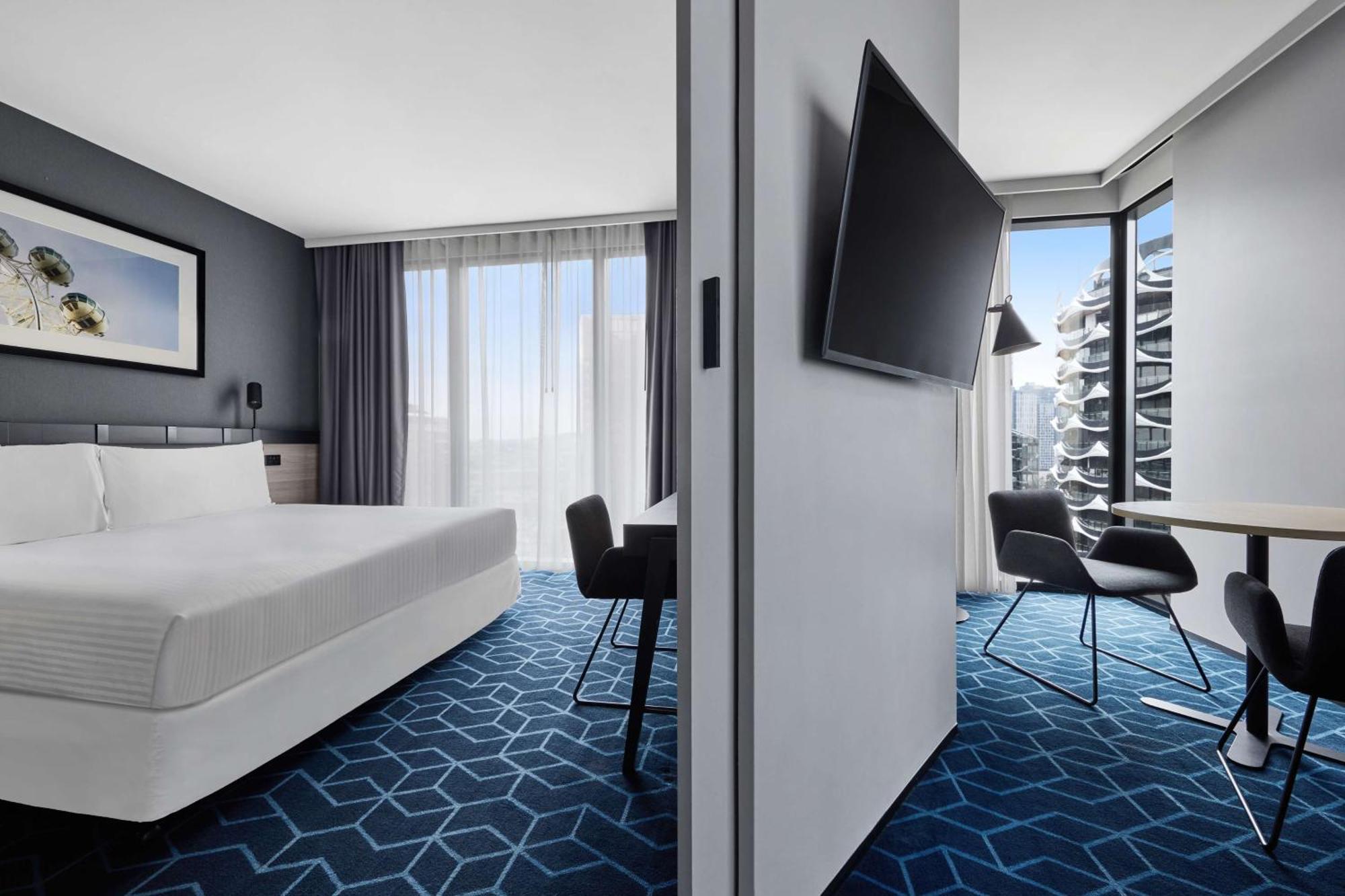 Vibe Hotel Melbourne Docklands Экстерьер фото