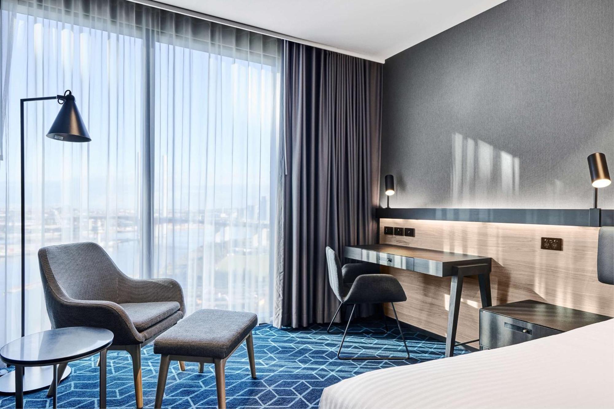 Vibe Hotel Melbourne Docklands Экстерьер фото