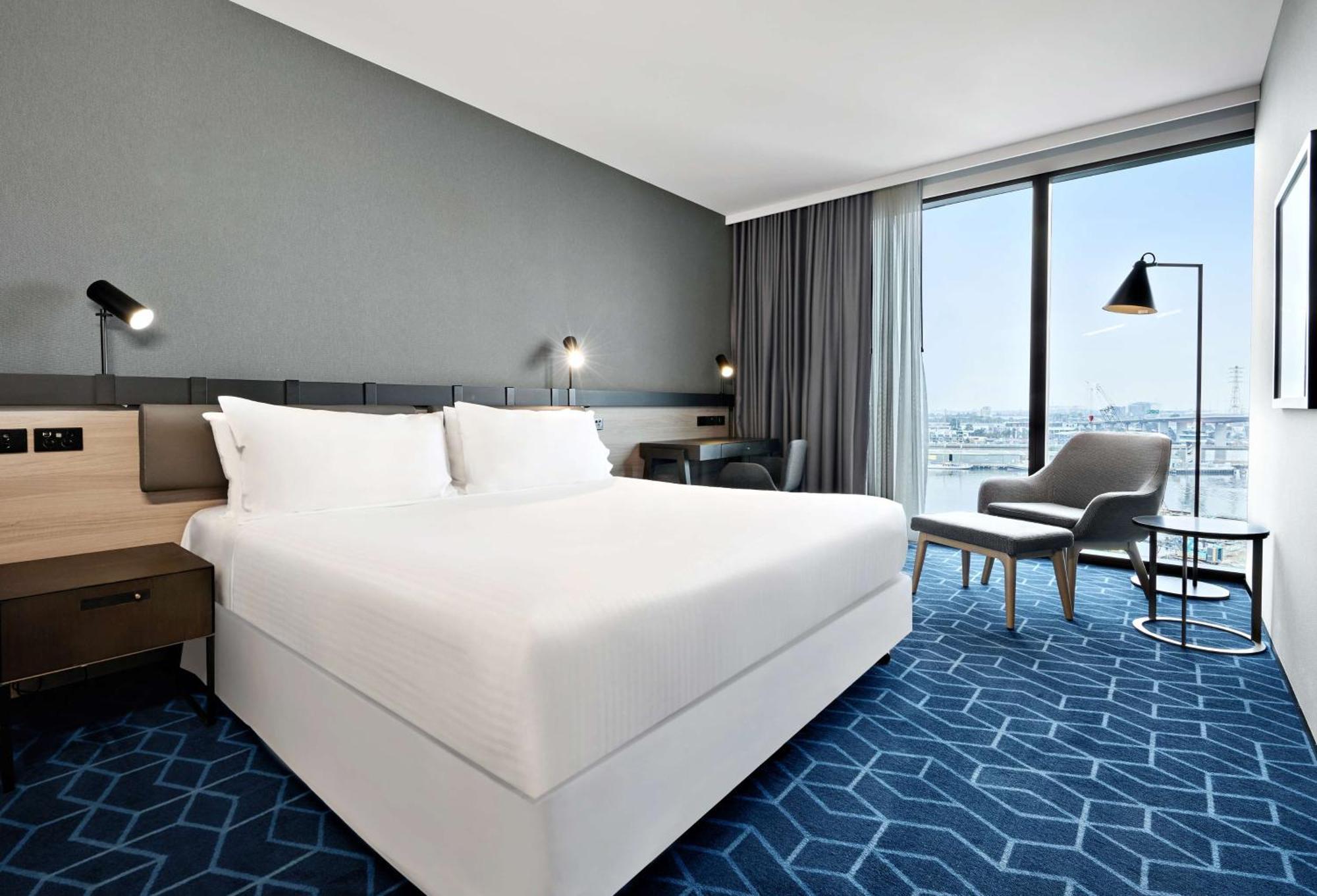 Vibe Hotel Melbourne Docklands Экстерьер фото