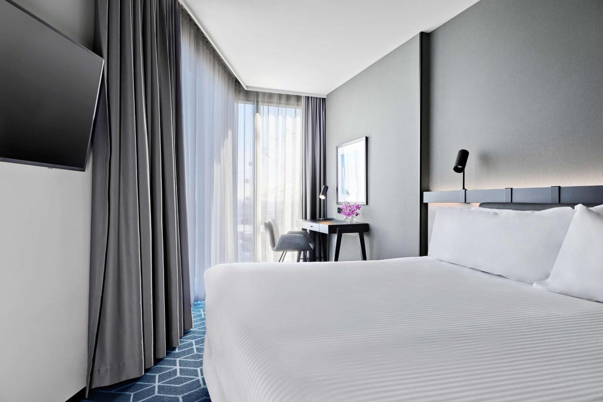 Vibe Hotel Melbourne Docklands Экстерьер фото