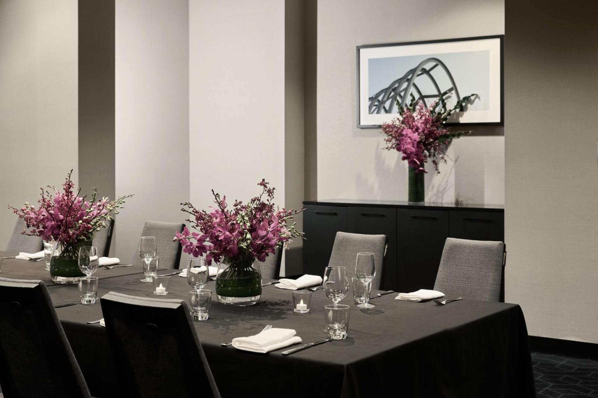 Vibe Hotel Melbourne Docklands Экстерьер фото