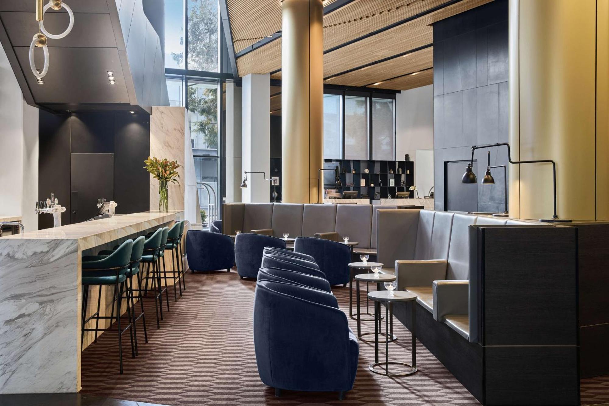 Vibe Hotel Melbourne Docklands Экстерьер фото