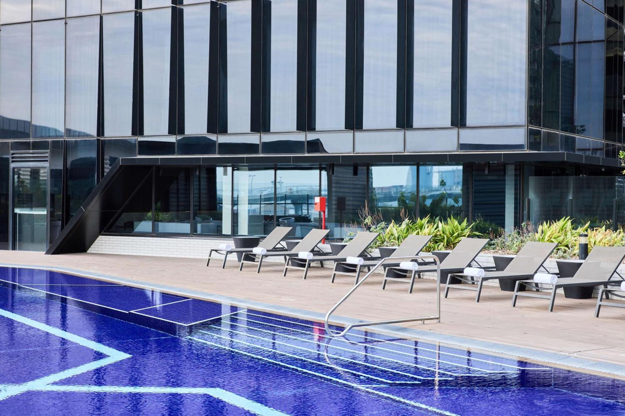 Vibe Hotel Melbourne Docklands Экстерьер фото